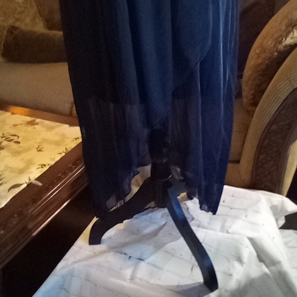 Formal Dress - Picture 2 of 3